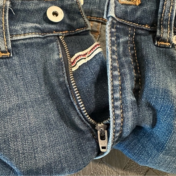 Pilcro Classic Blue Women's Jeans - Picture 8 of 9